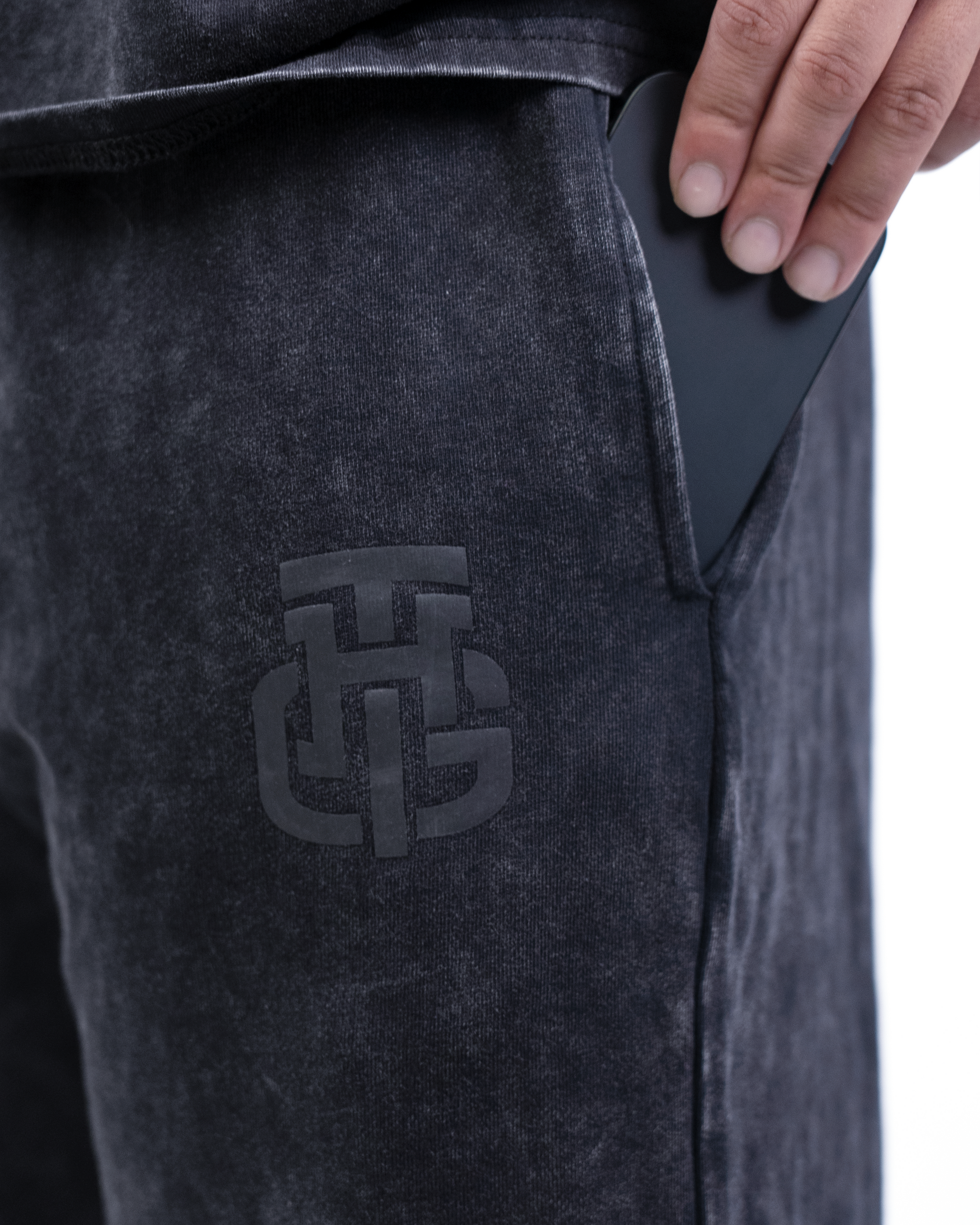 BLACK WASH CROPPED SWEATPANTS