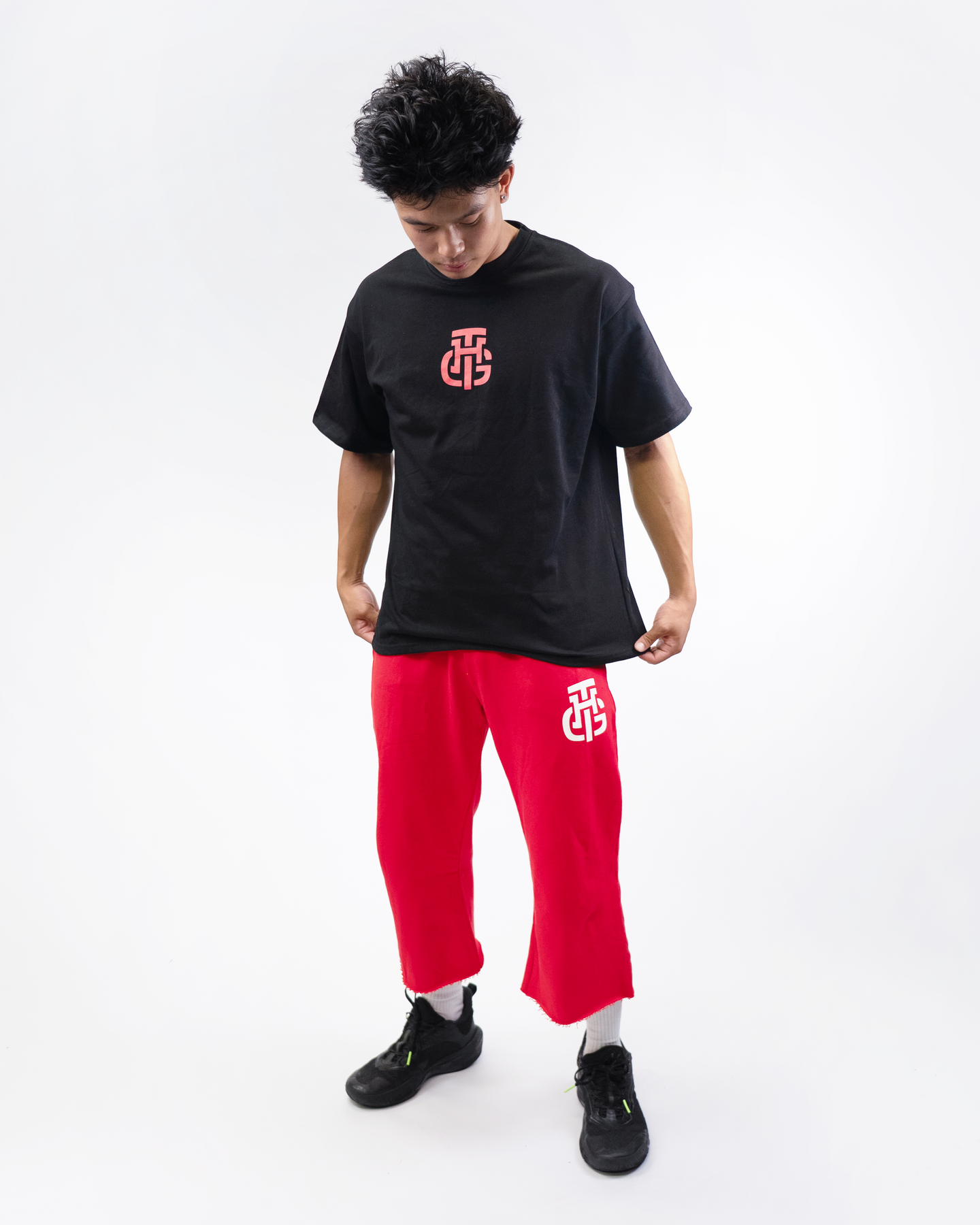 THG RED CROPPED SWEATPANTS
