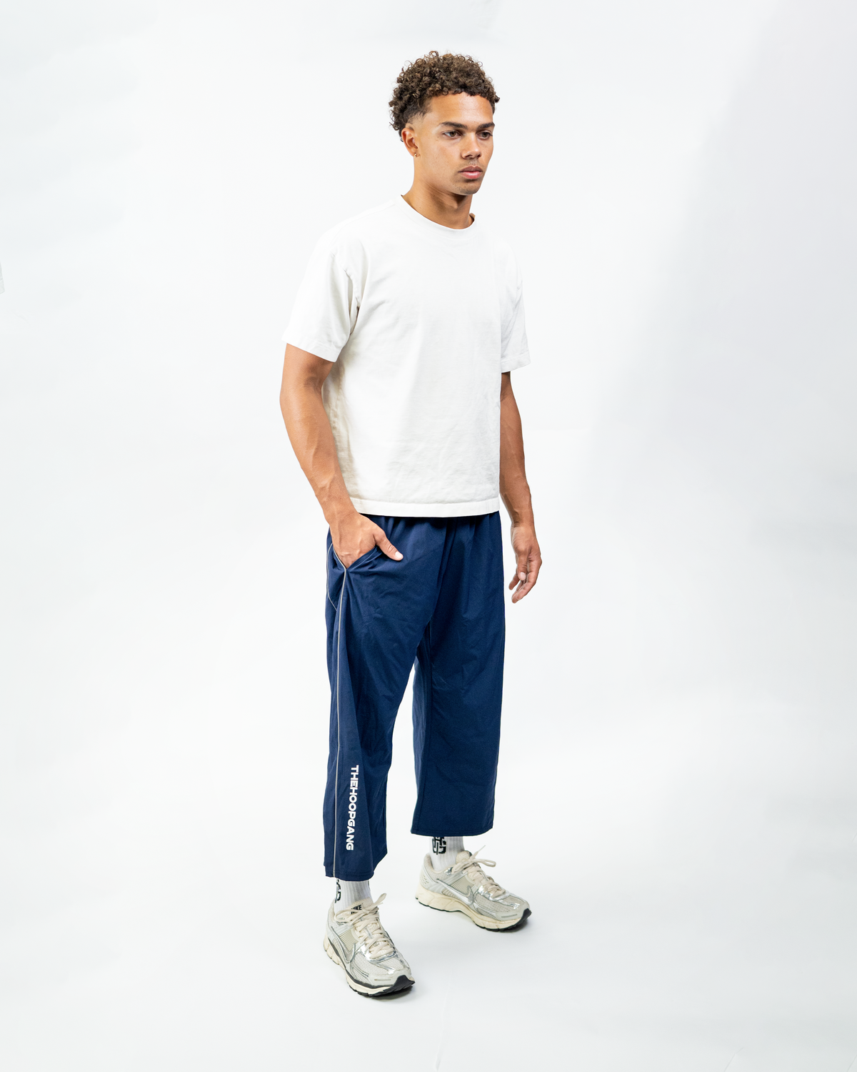 NAVY BLUE CROPPED TRACKPANTS