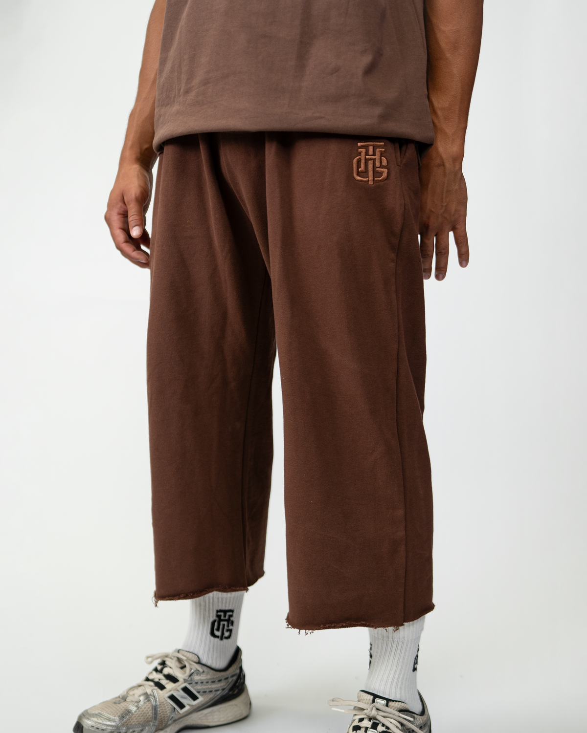 MOCHA BASIC CROPPED SWEATPANTS