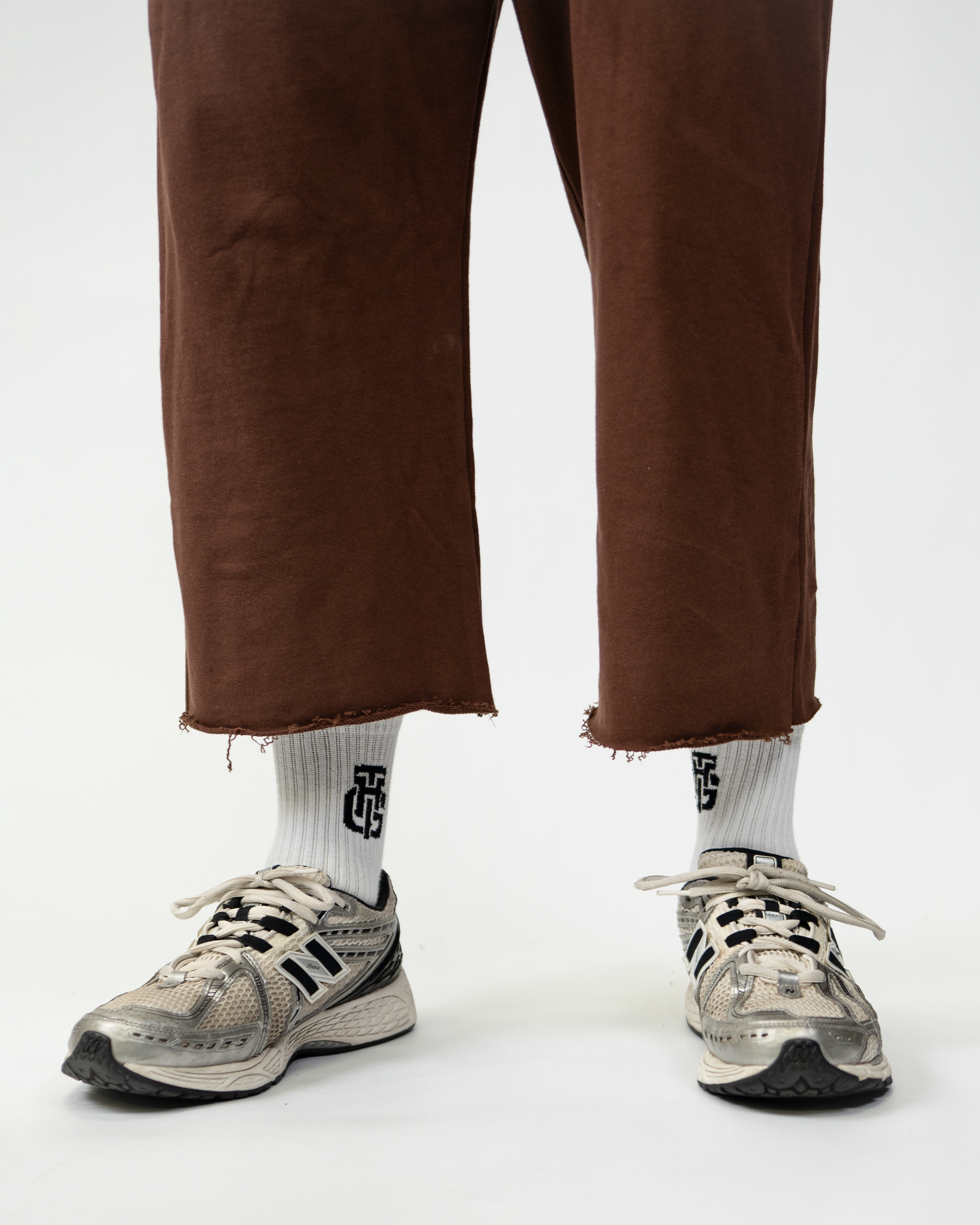 MOCHA BASIC CROPPED SWEATPANTS