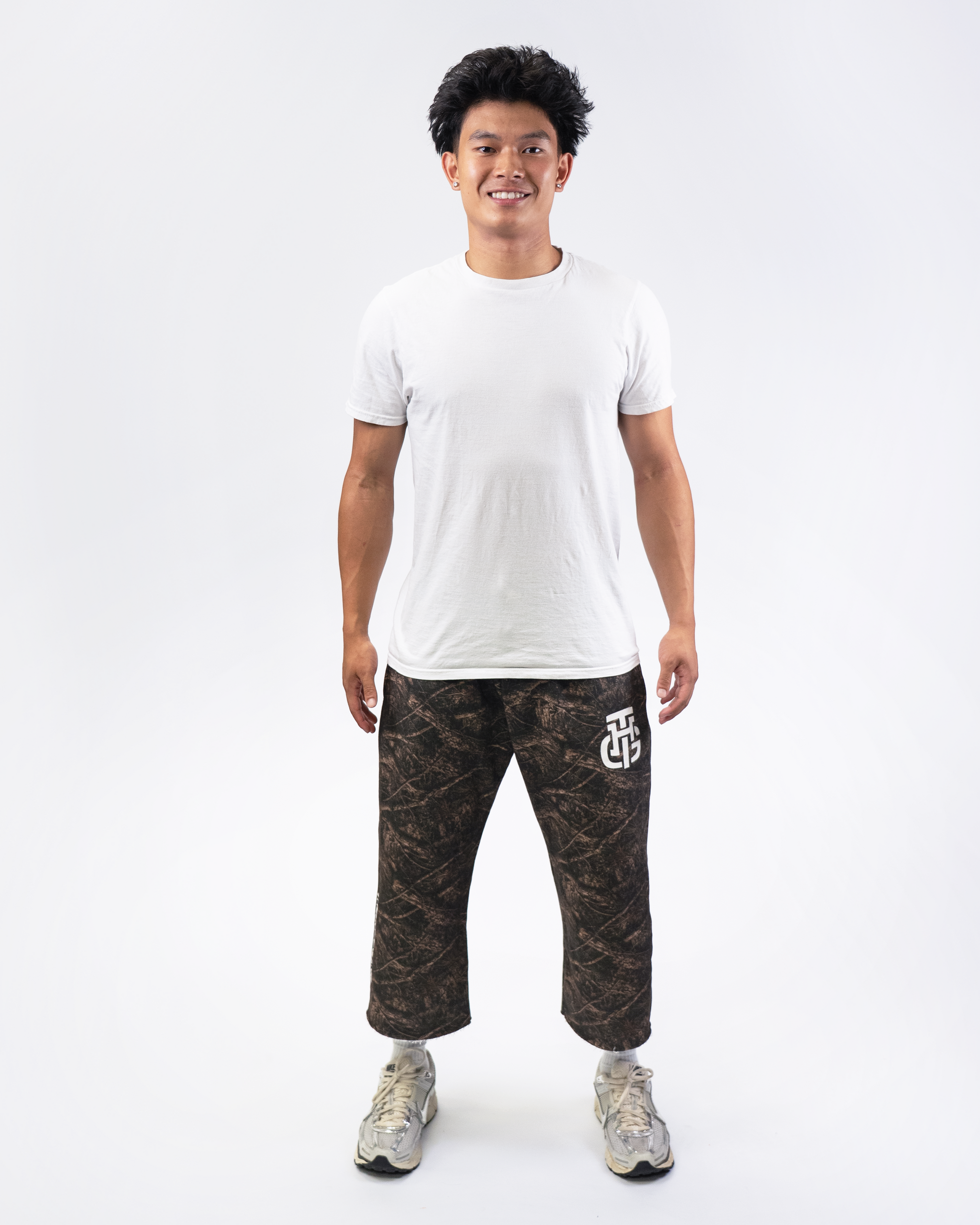 DARK CAMO CROPPED SWEATPANTS