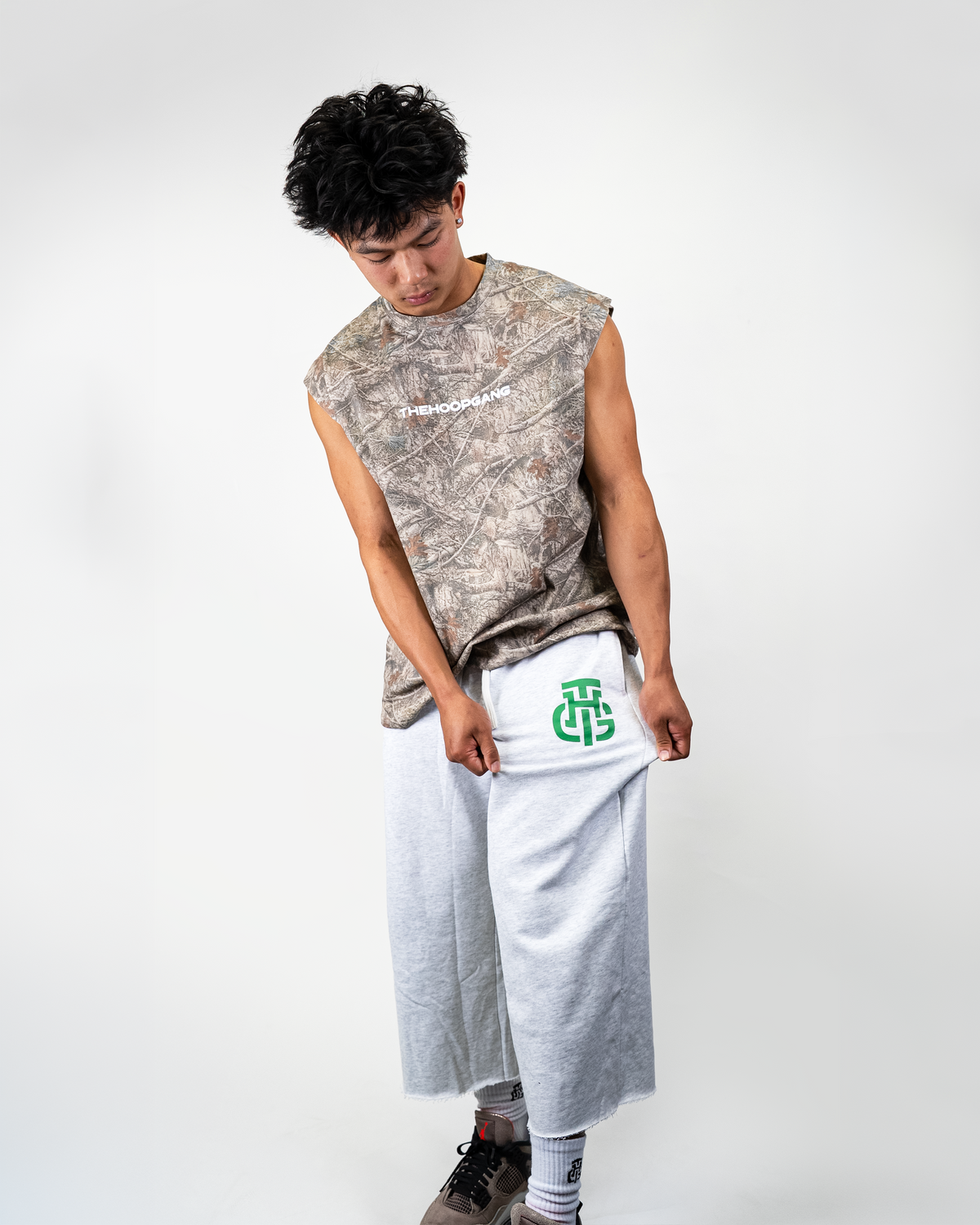 THG GREY CROPPED SWEATPANTS