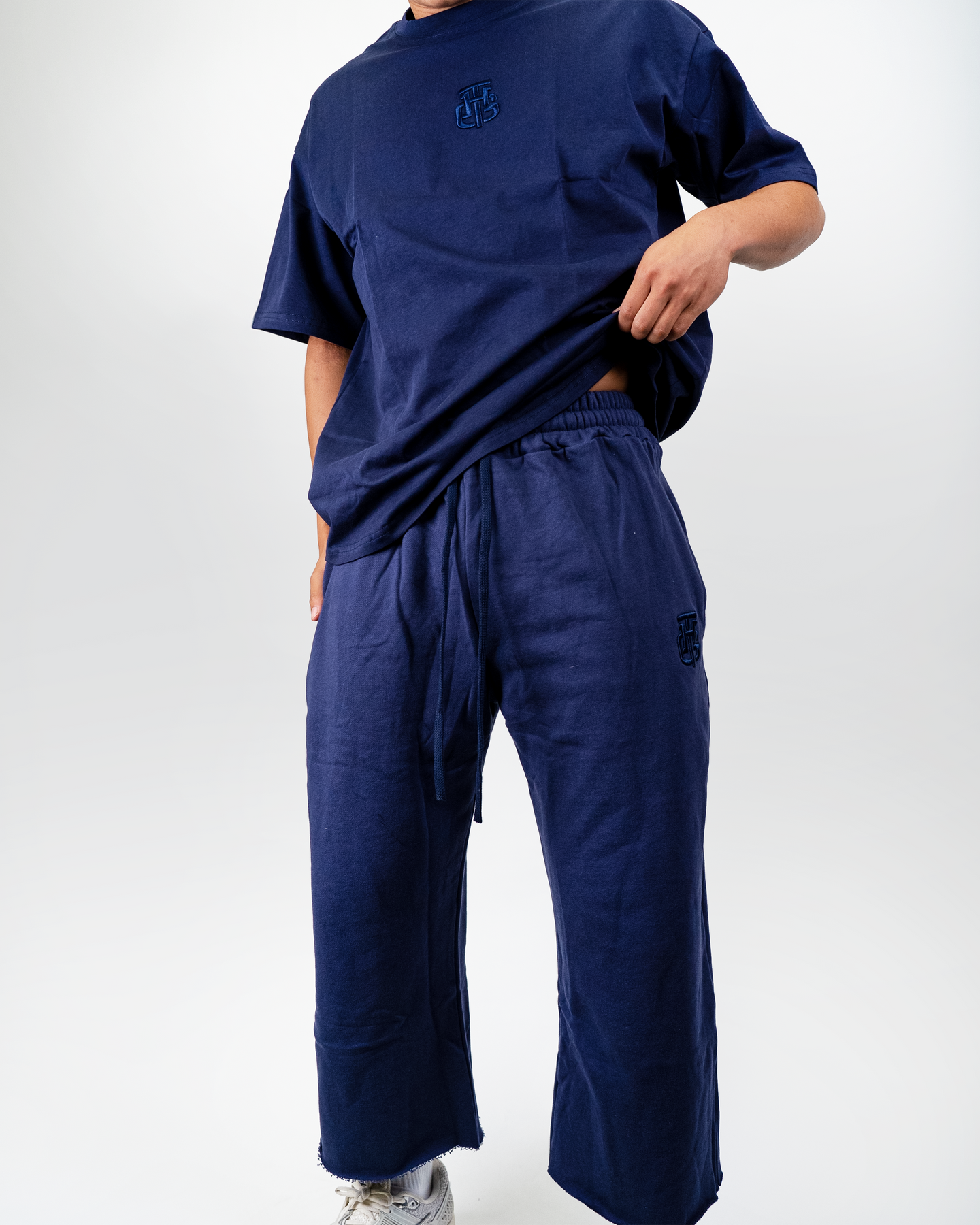 BASIC DARK BLUE CROPPED SWEATPANTS