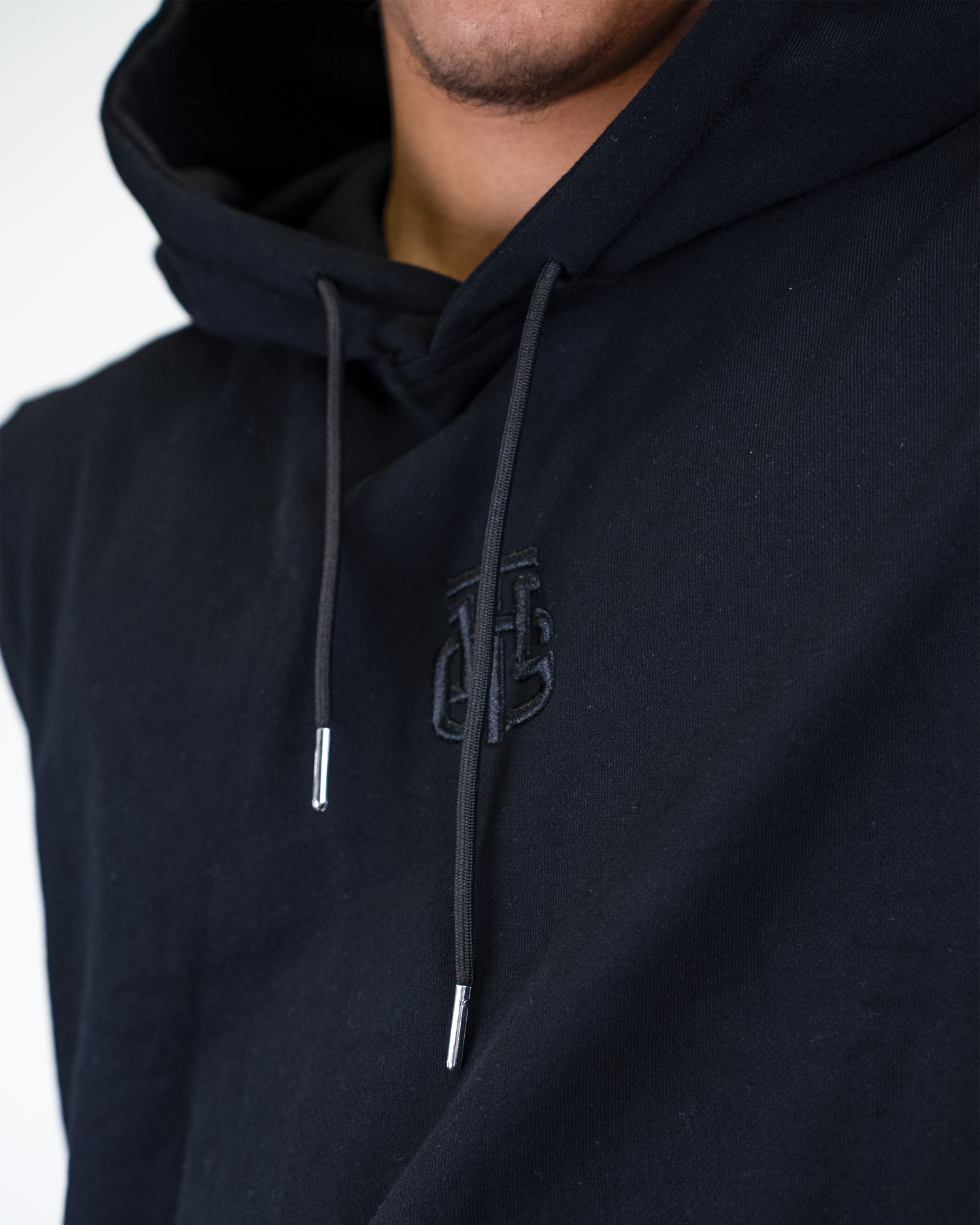 BASIC SLEEVELESS HOODIE