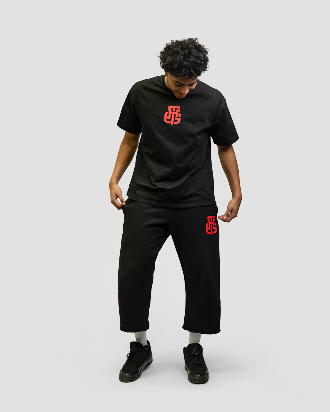 THG RED CROPPED SWEATPANTS