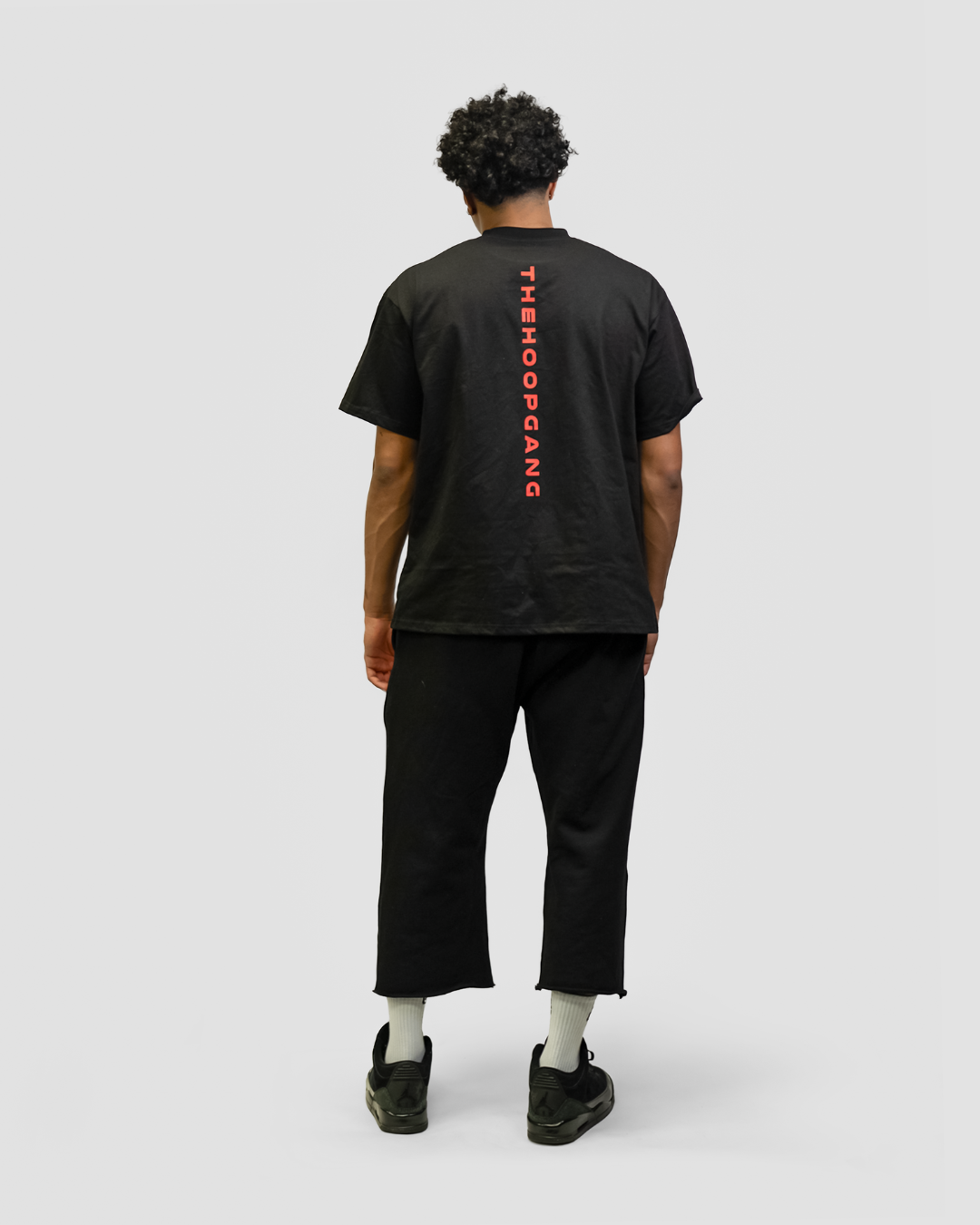 Peter is 6’1, 180 lbs, Wearing size L