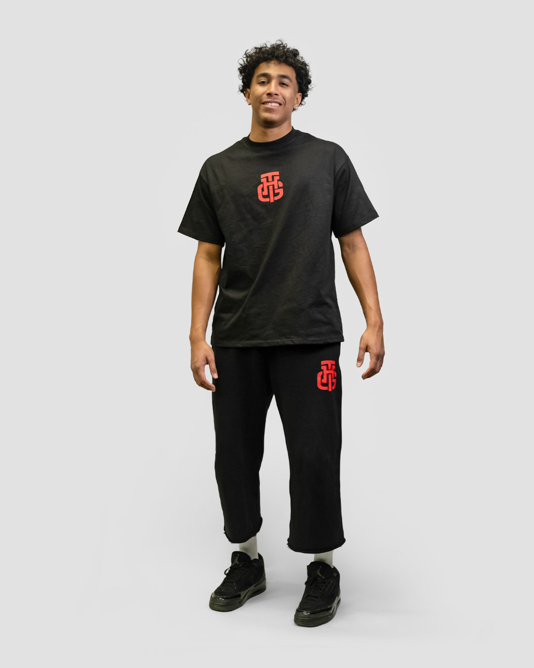 Peter is 6’1, 180 lbs, Wearing size L