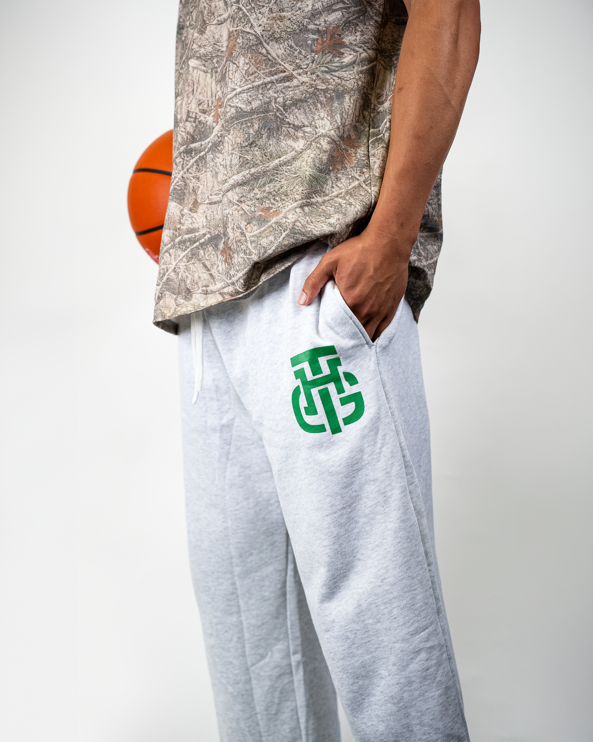 THG GREY CROPPED SWEATPANTS
