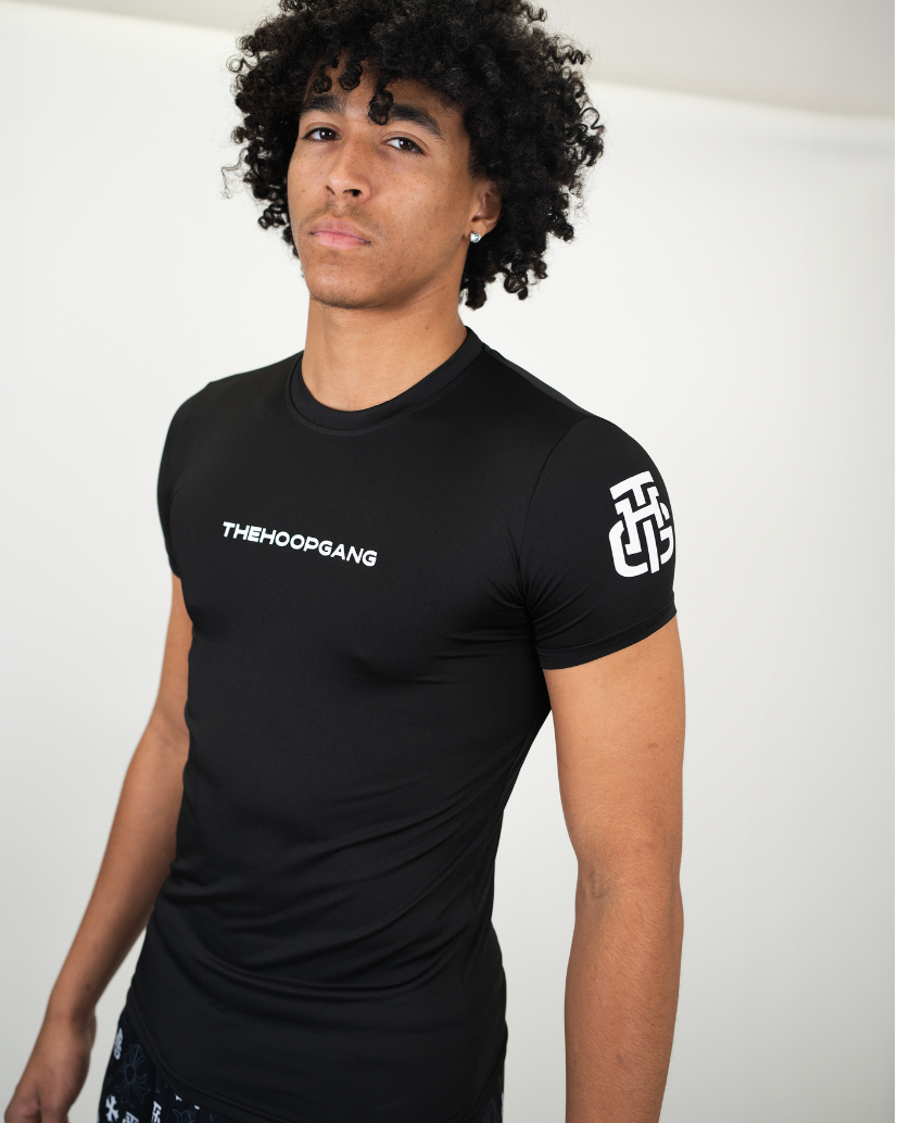Model is 6’1, 180 lbs, Wearing size M
