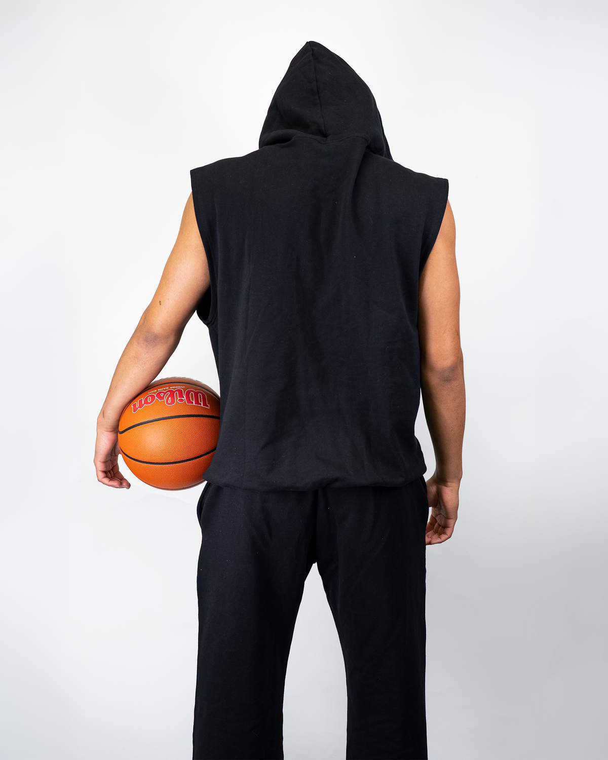 BASIC SLEEVELESS HOODIE