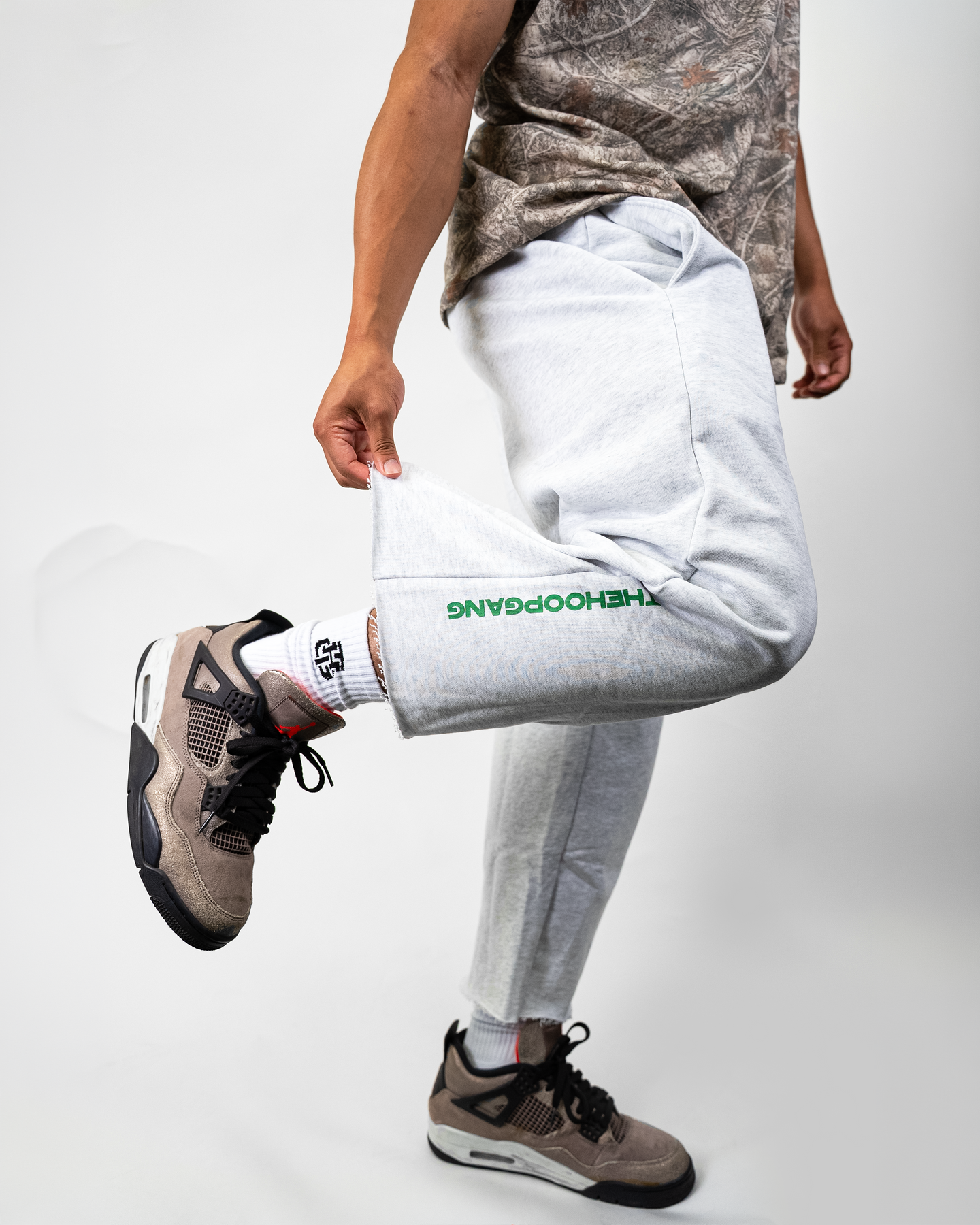 THG GREY CROPPED SWEATPANTS