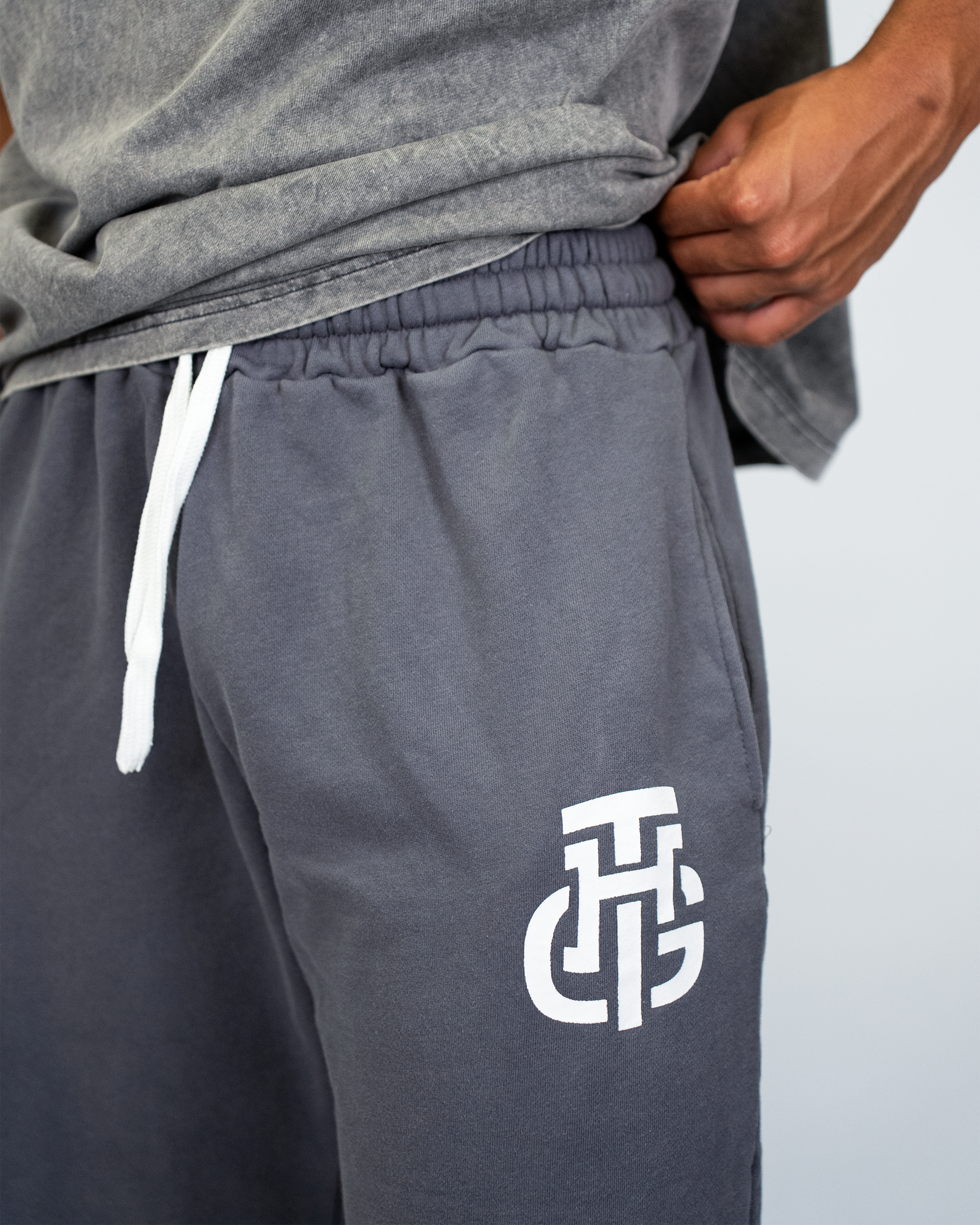 THG DARK GREY CROPPED SWEATPANTS