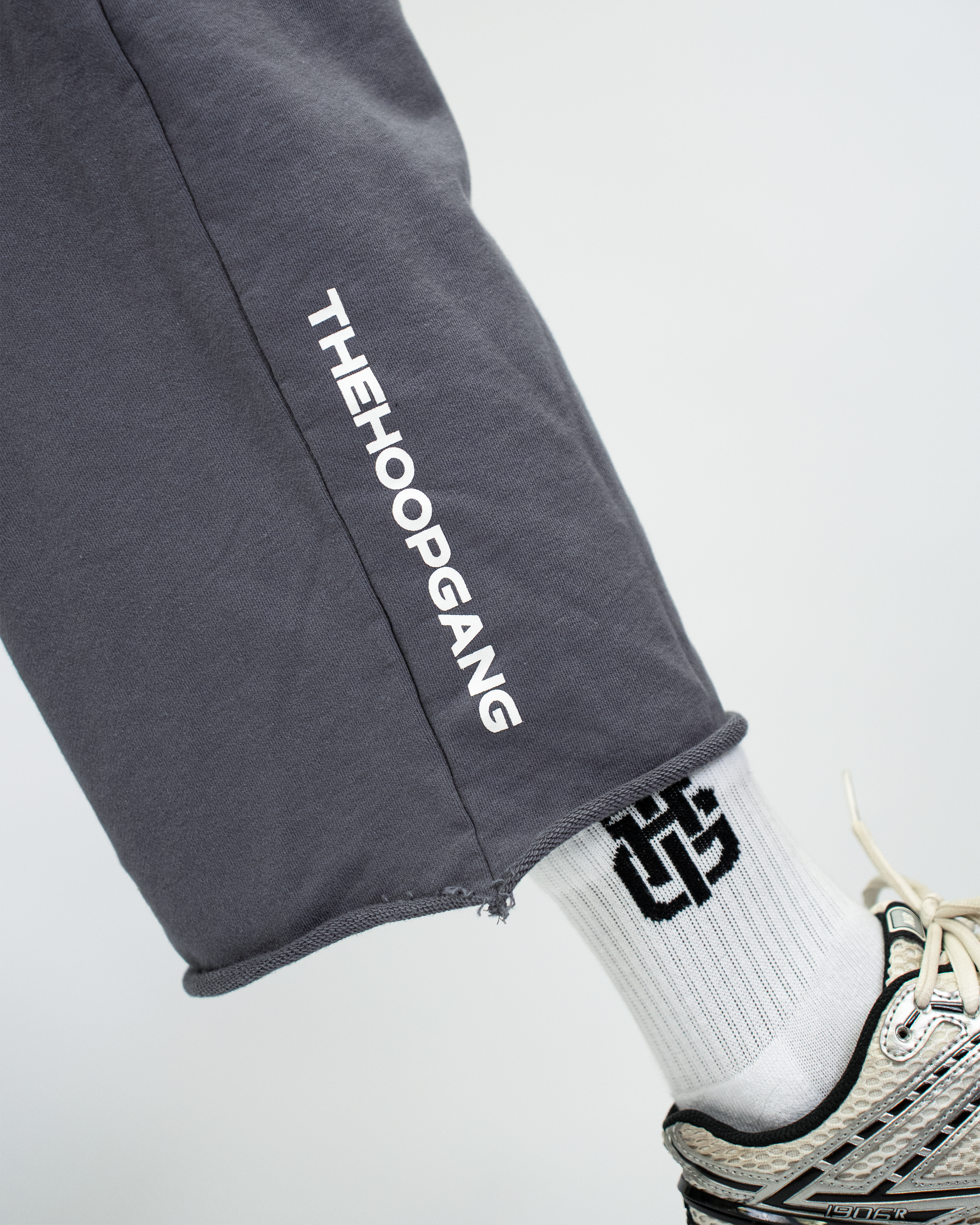 THG DARK GREY CROPPED SWEATPANTS