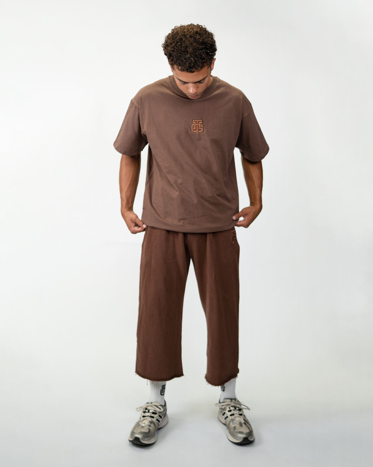 MOCHA BASIC CROPPED SWEATPANTS