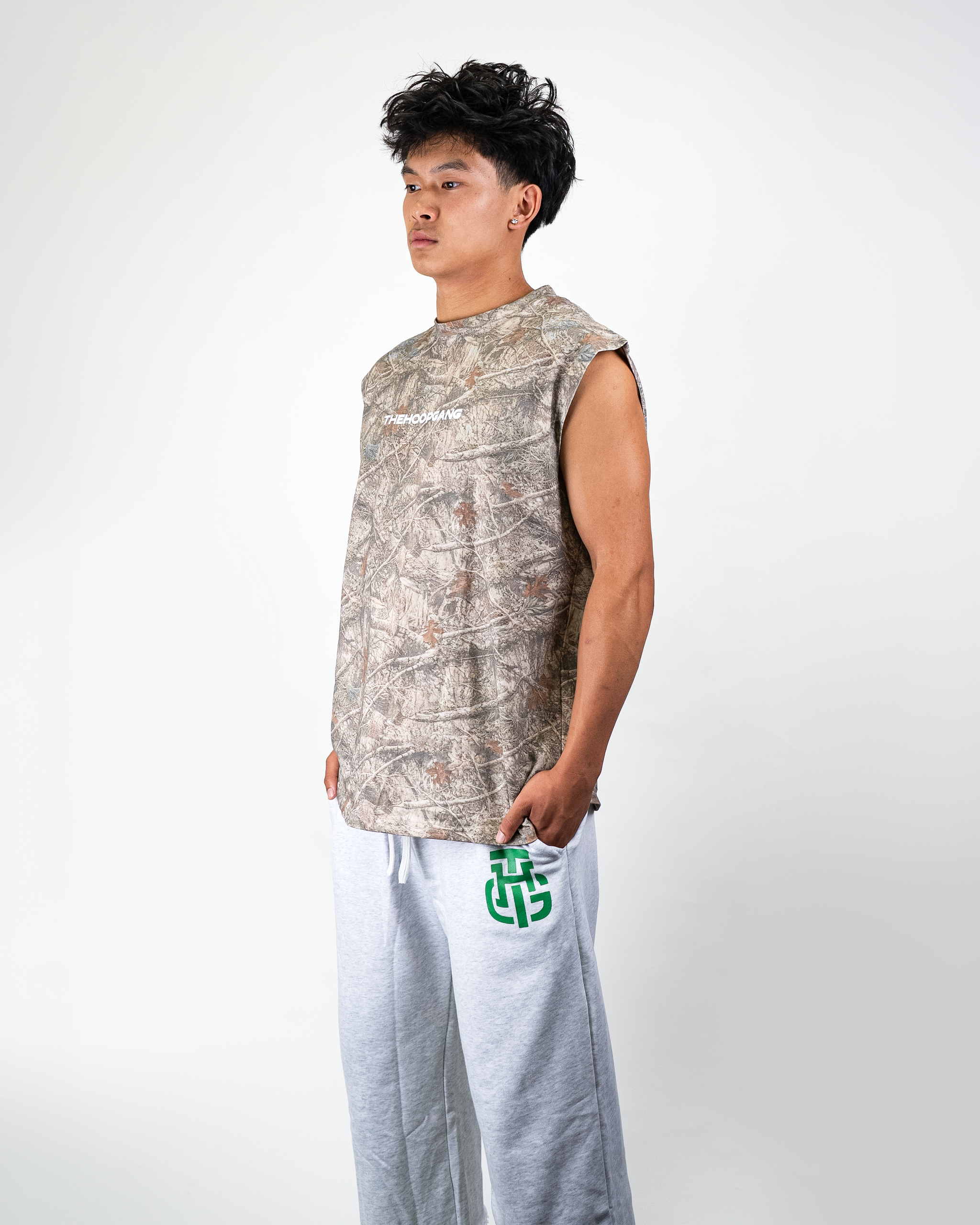 CAMO SLEEVELESS SHIRT