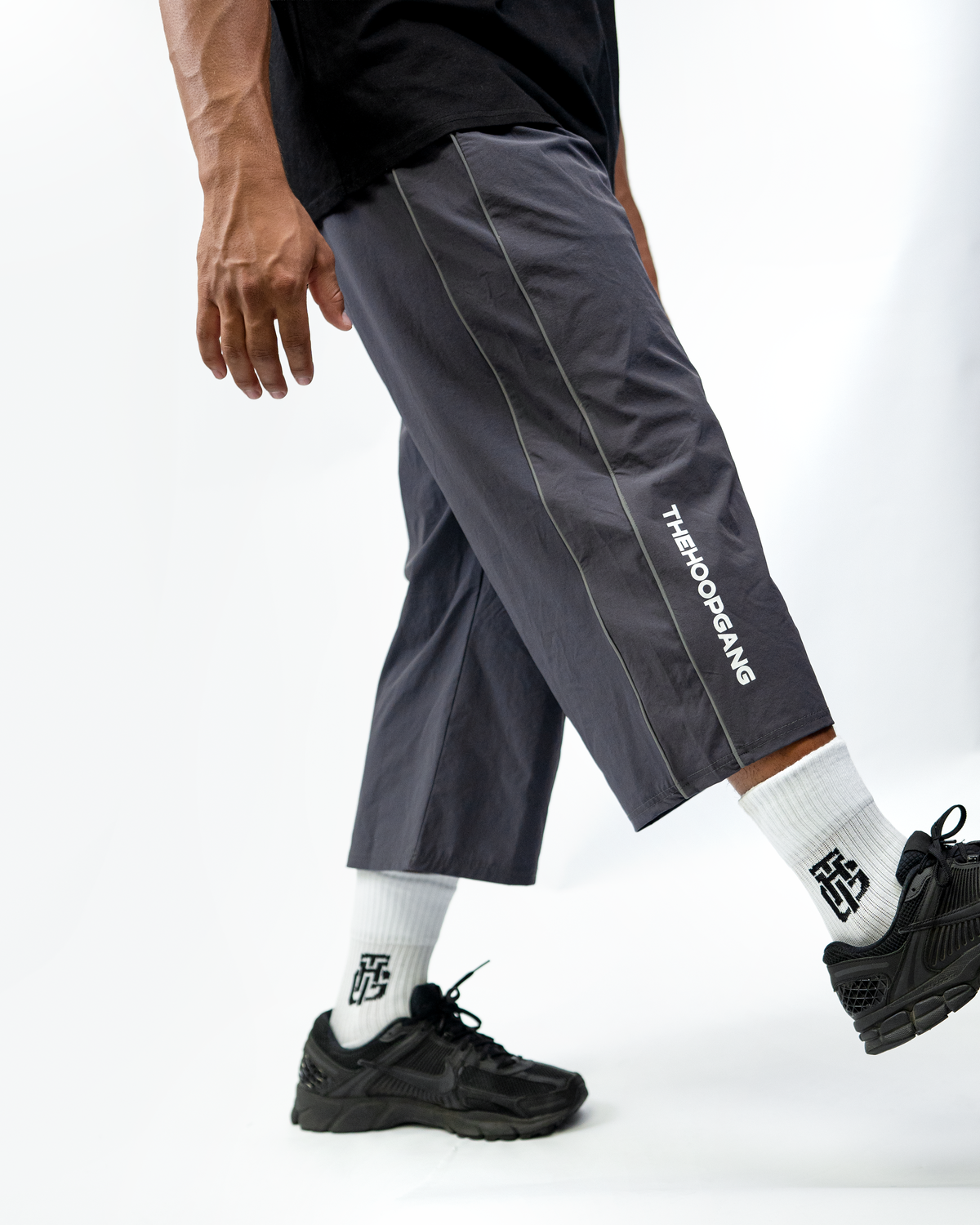 DARK GREY CROPPED TRACKPANTS