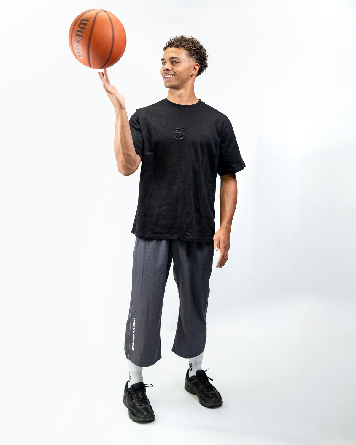 DARK GREY CROPPED TRACKPANTS